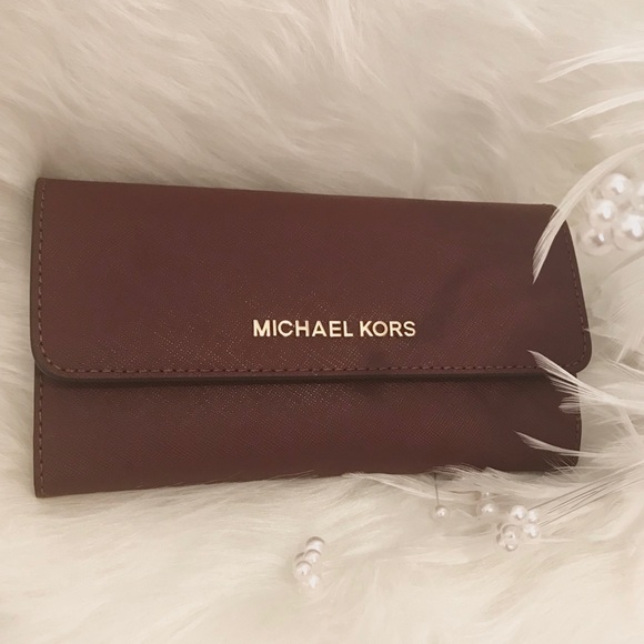 🌺 NEW MICHAEL KORS MK LARGE MERLOT TRIFOLD WALLET - Picture 2 of 6